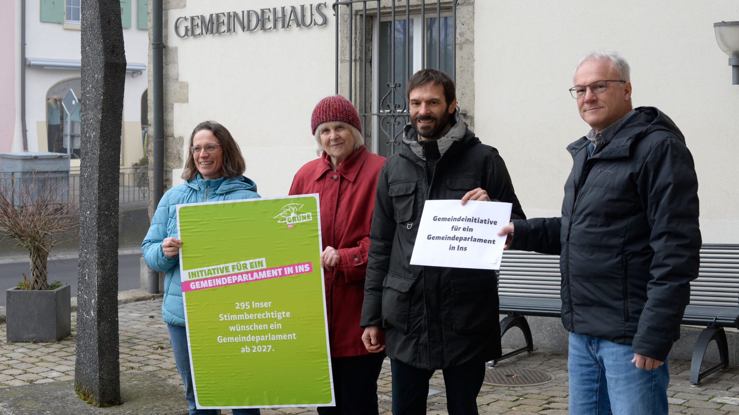 Übergabe der Initiative an Gemeindeschreiber Martin Boss